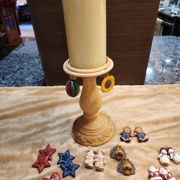 Wood candlestick w 24 pcs only - Picture 14 of 16
